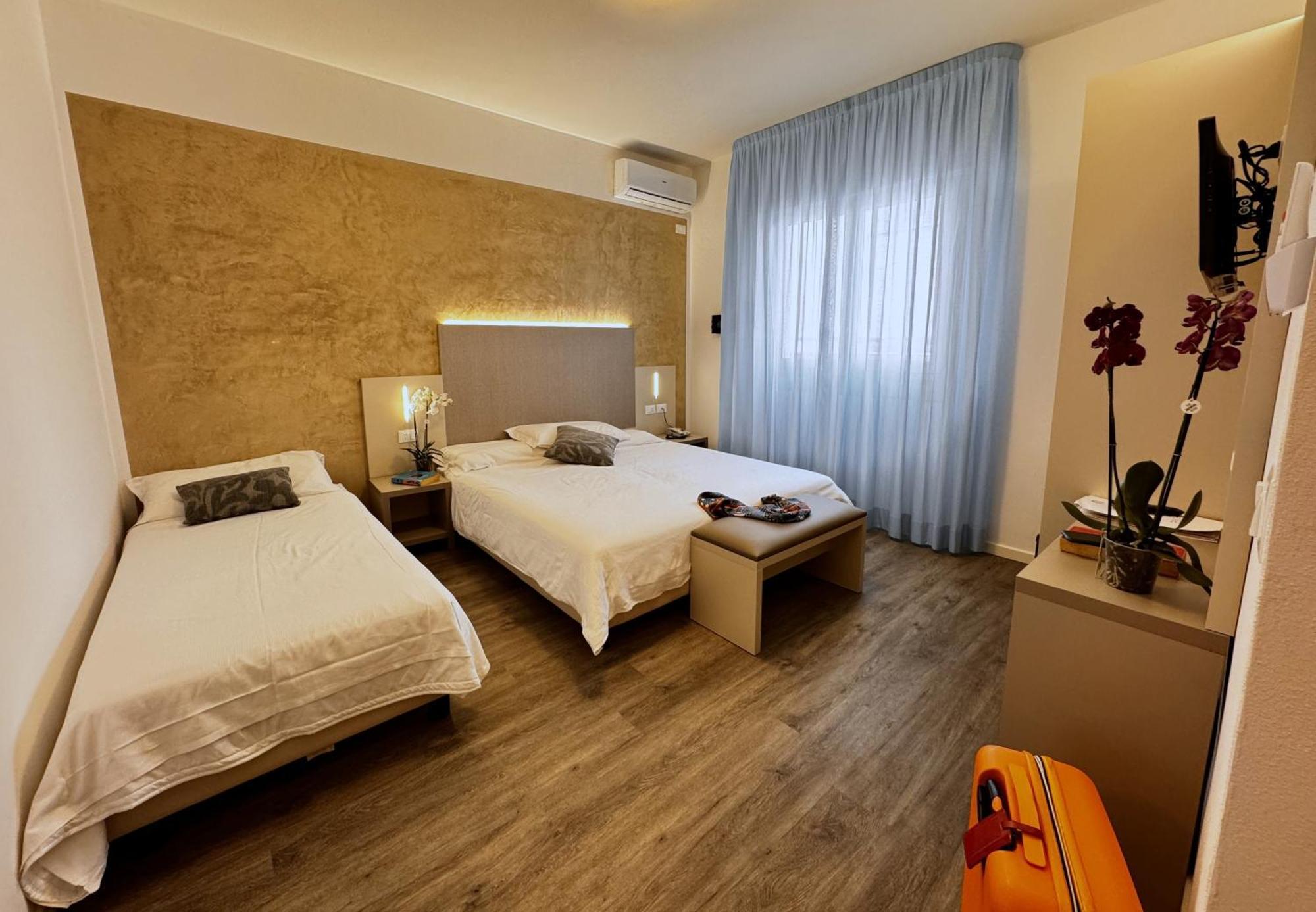 Hotel Etna Caorle Exterior foto