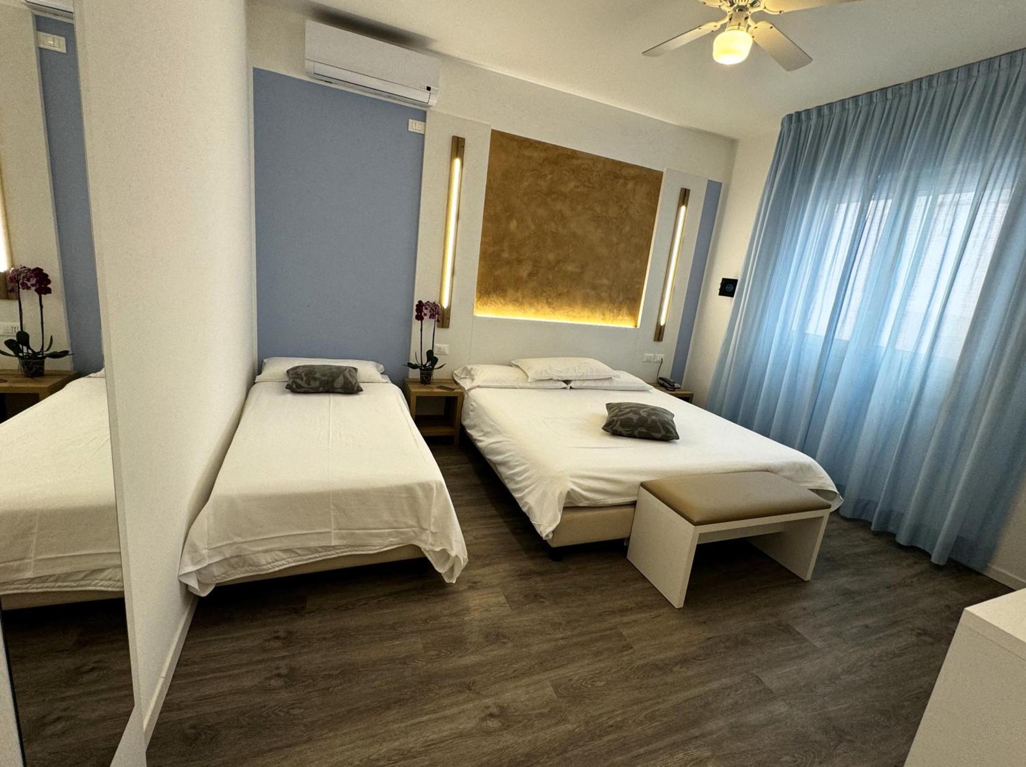 Hotel Etna Caorle Exterior foto