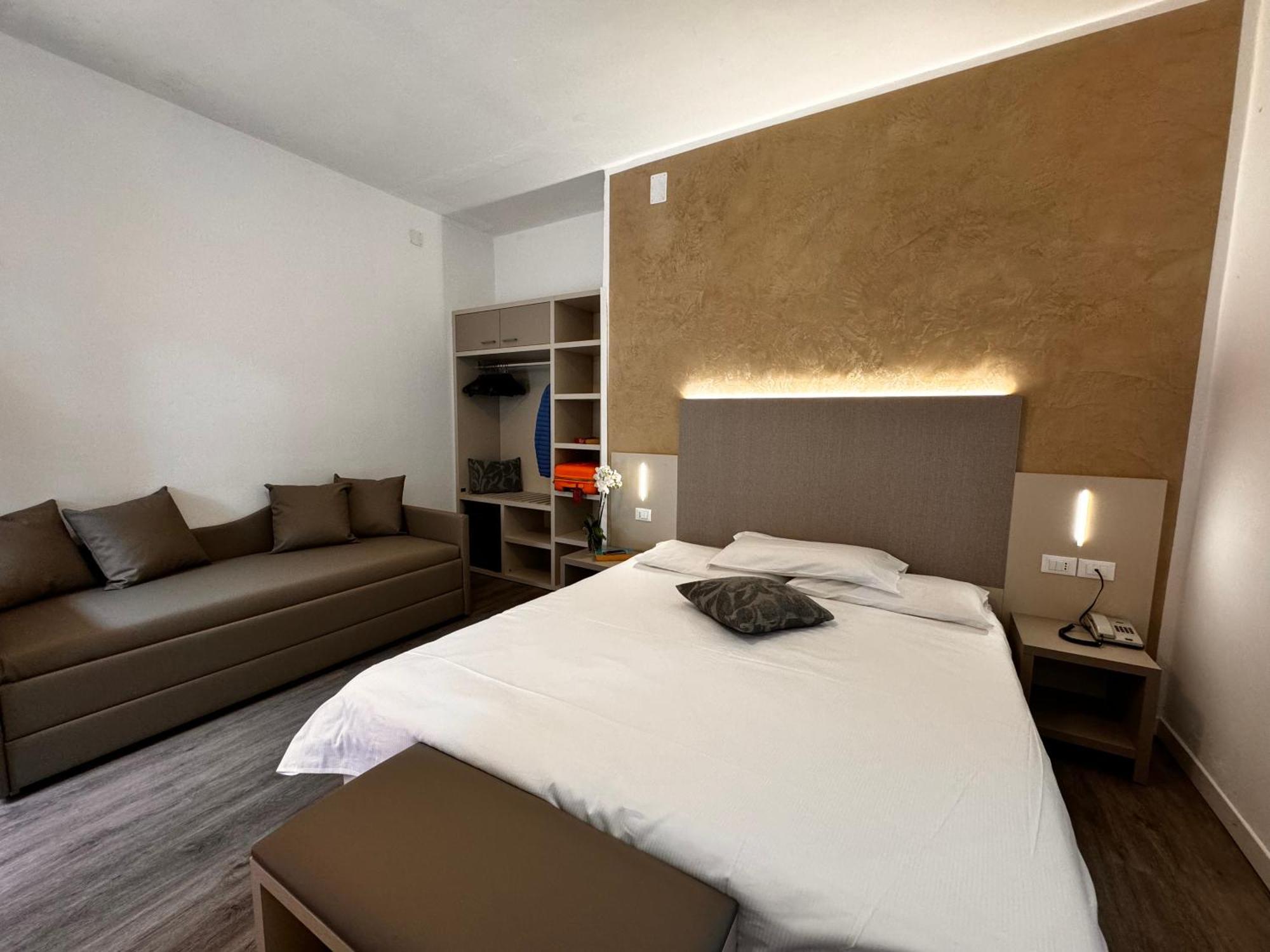 Hotel Etna Caorle Exterior foto