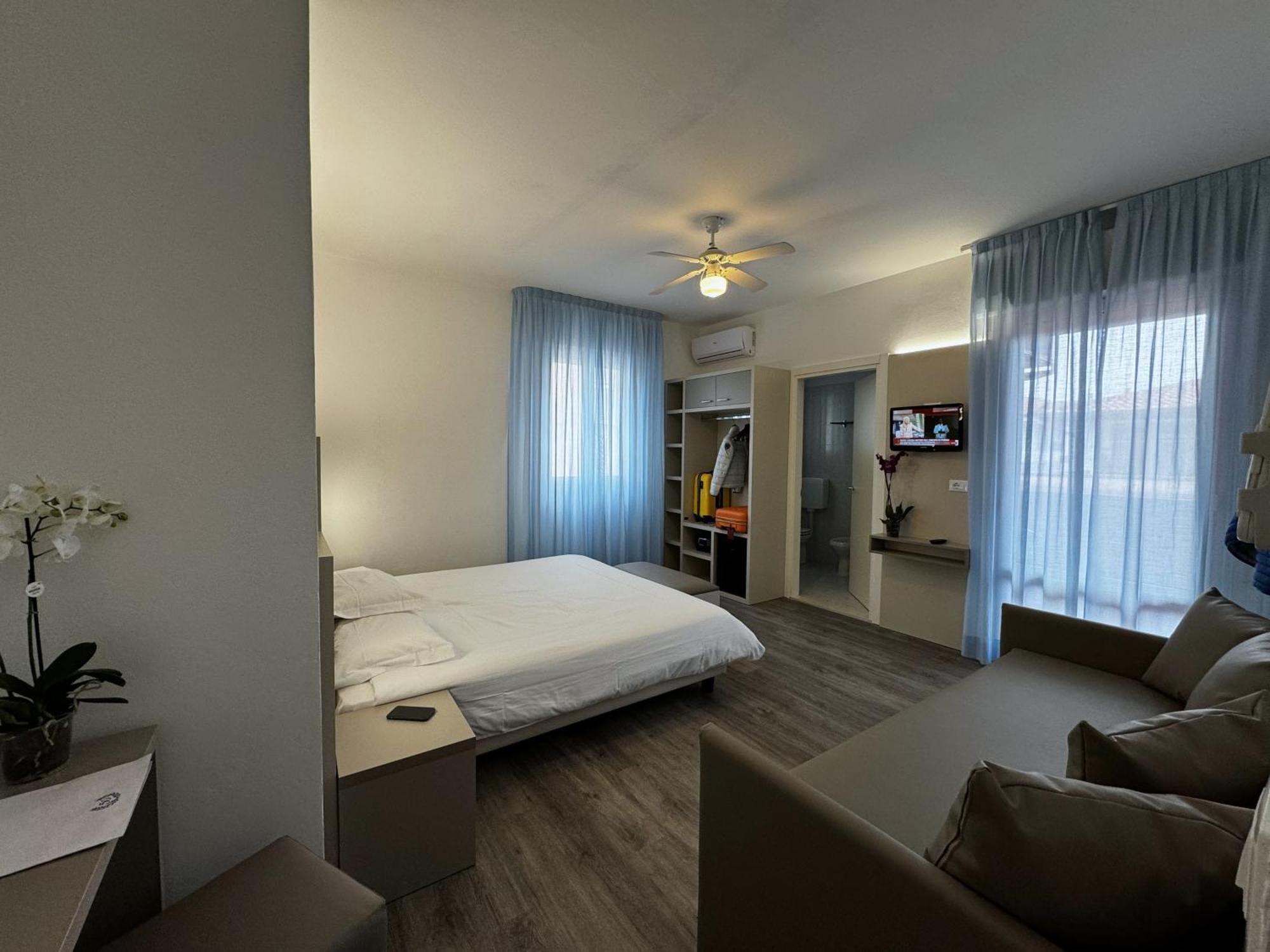 Hotel Etna Caorle Exterior foto